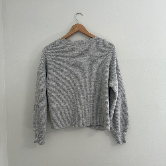 Reitmans  Women’s Medium Light Gray Long Sleeve Button Up Cardigan - Picture 3 of 6